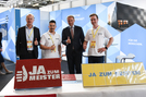 alt=Foto: (von links) ZDB-HGF Felix Pakleppa, Stuckateur-Meister Ahmad Tawana, FDP-Bundesvorsitzender und Vorsitzender der FDP-Fraktion im Bundestag Christian Lindner und Fliesenleger Julian Kersting <br> ZDB/Jessica Becker
