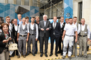  alt=Bundesbauminister Seehofer mit ZDB-Hauptgeschäftsführer Felix Pakleppa (mi.) und dem Nationalteam des Deutschen Baugewerbes